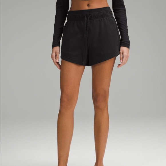 Lululemon Inner Glow Short 3” Size 0 Black - Picture 4 of 4